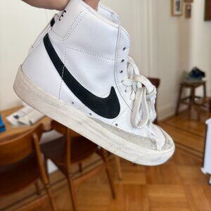 Nike Women's Size 6 Blazer '77 White & Black